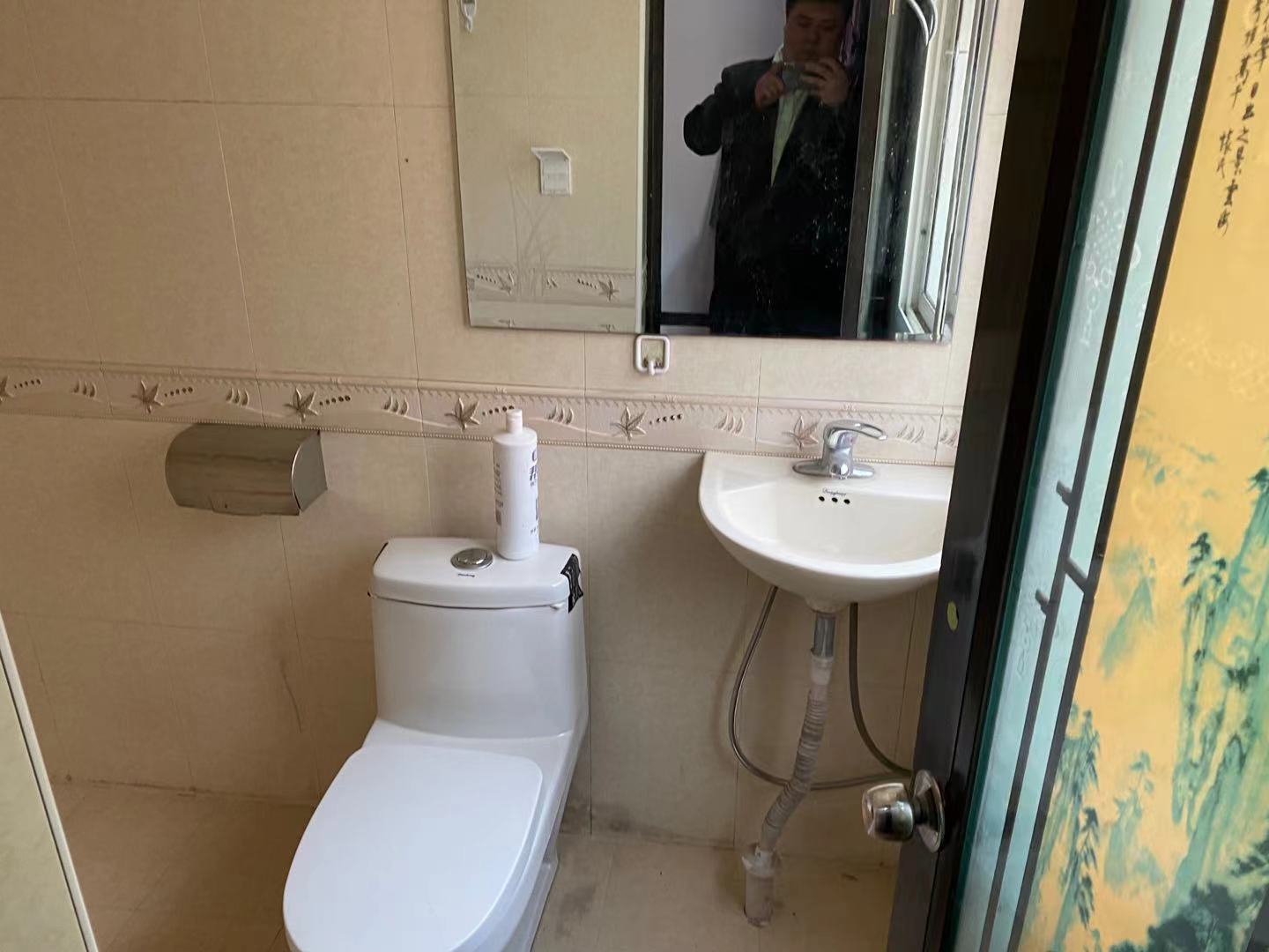 月塘生活小区  3室2厅2卫    62.8万 月塘生活小区  3室2厅2卫    62.8万卫生间