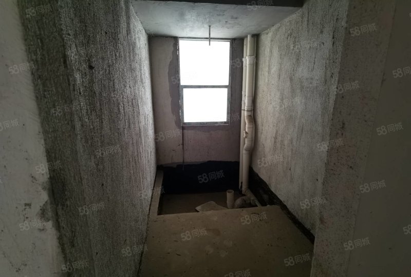 孙水明珠  4室2厅2卫    61.8万 孙水明珠  4室2厅2卫    61.8万卫生间