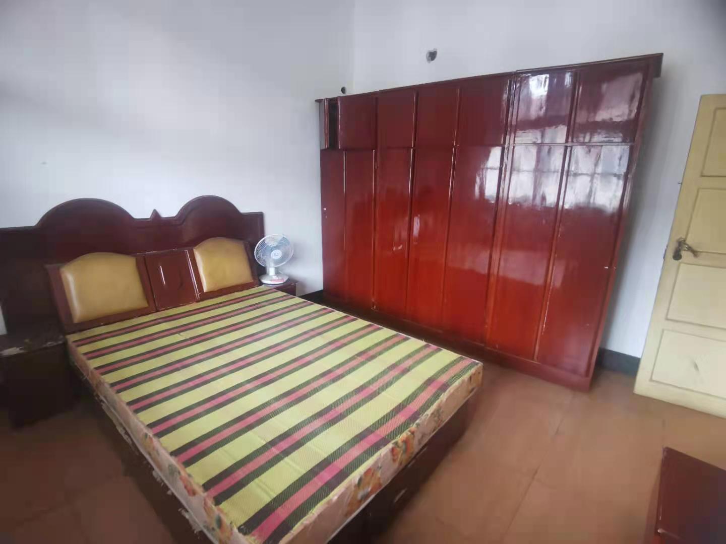 棉纺厂单位房  3室2厅1卫    40.8万 棉纺厂单位房  3室2厅1卫    40.8万卧室