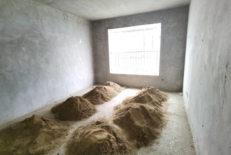 孙水明珠  4室2厅2卫    61.8万 孙水明珠  4室2厅2卫    61.8万卧室