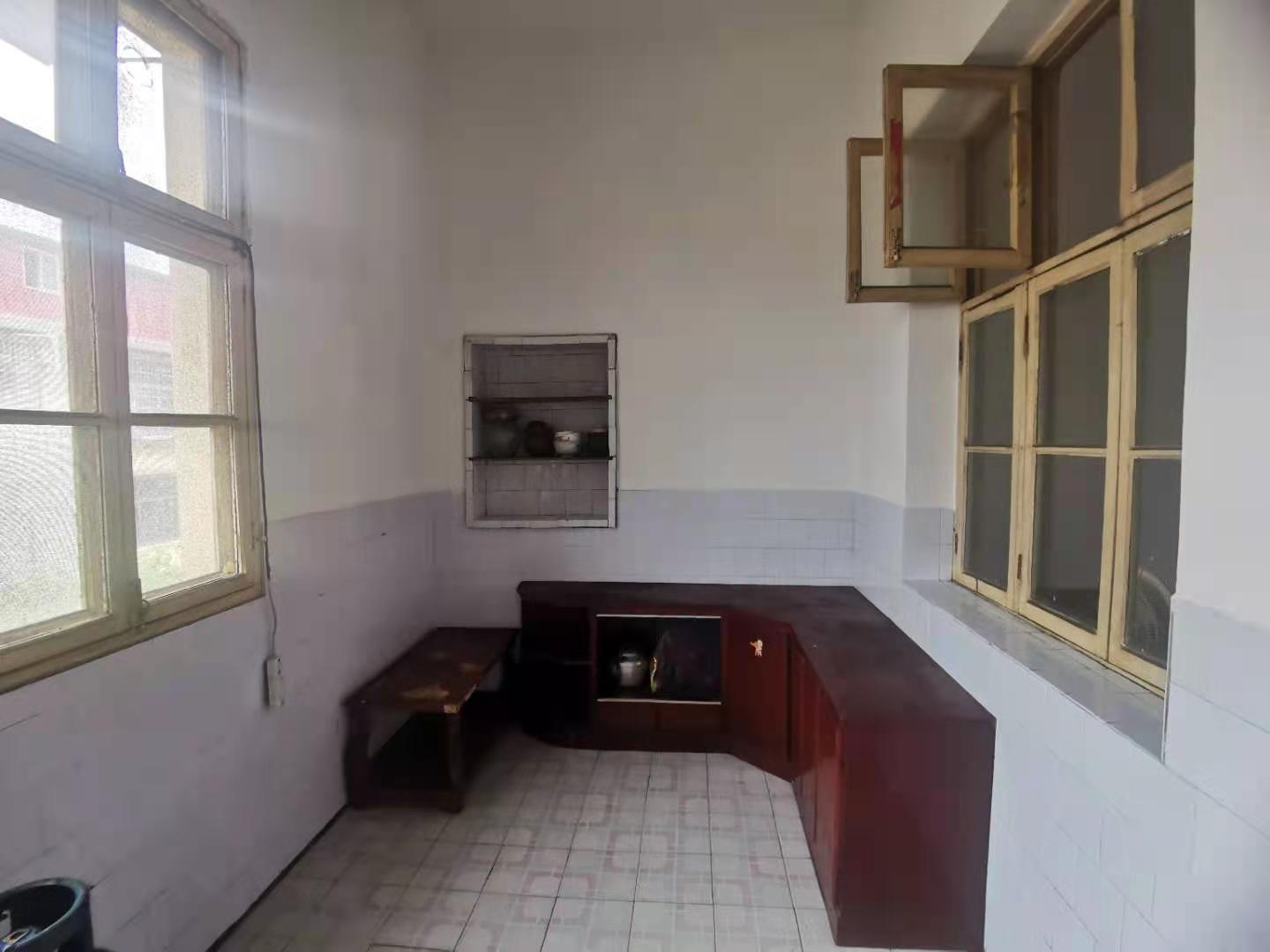 棉纺厂单位房  3室2厅1卫    40.8万 棉纺厂单位房  3室2厅1卫    40.8万厨房