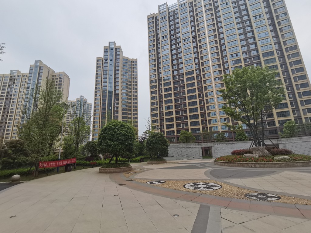 诚信广场 3室2厅2卫 2000.0元/月 诚信广场 3室2厅2卫 2000.0元/月户型图