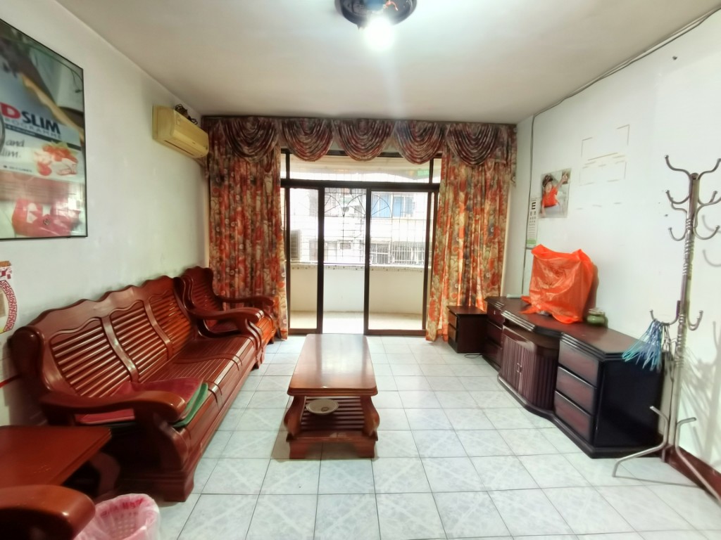 泰华二村 3室2厅1卫 48.0万 泰华二村 3室2厅1卫 48.0万客厅