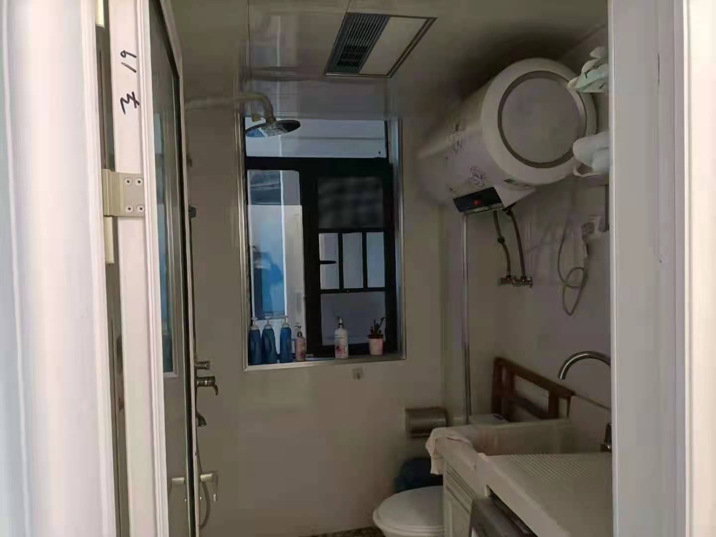 百弘学府城 3室2厅1卫 89.8万 百弘学府城 3室2厅1卫 89.8万卫生间