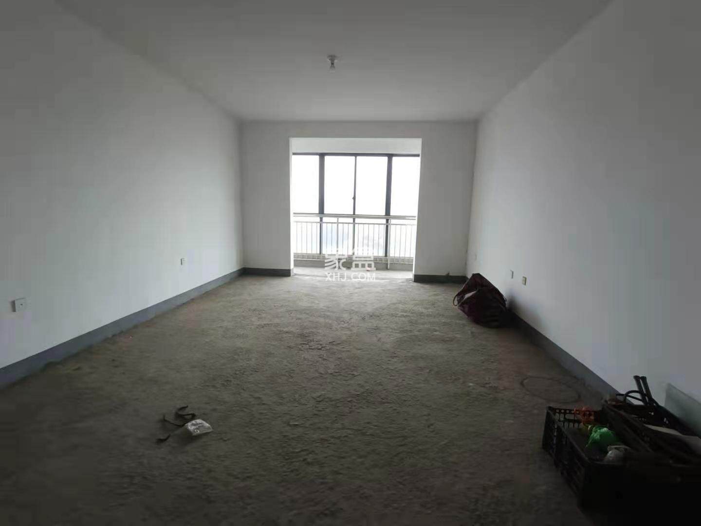 荷塘嘉苑  5室2厅1卫    90.0万