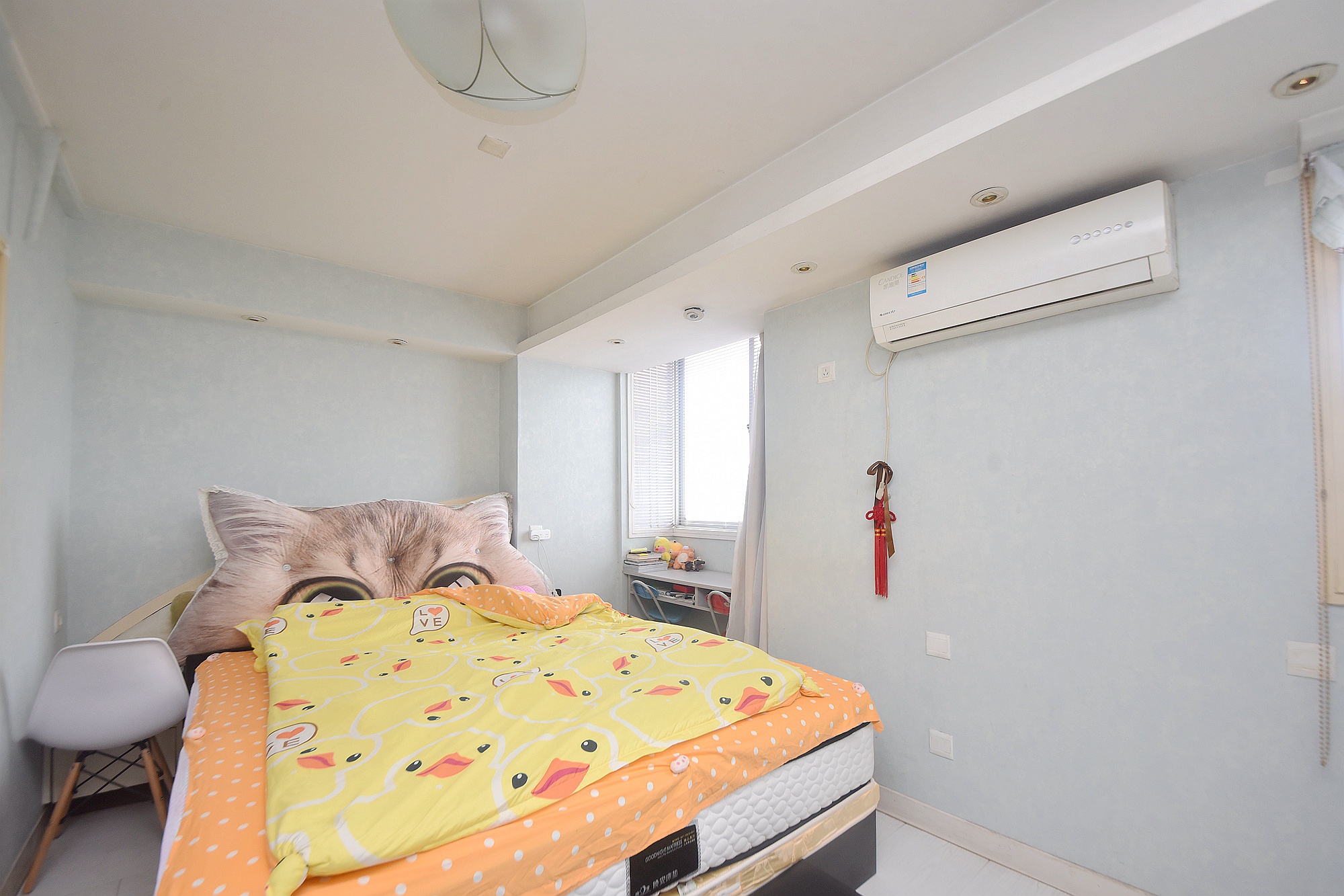 宏景名厦  3室2厅2卫    85.8万卧室