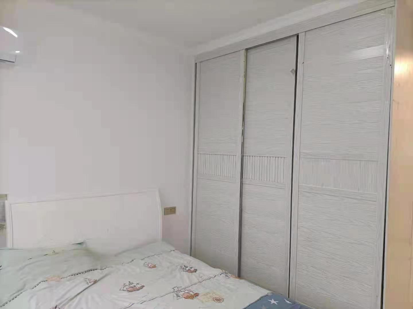 百弘学府城 3室2厅1卫 89.8万 百弘学府城 3室2厅1卫 89.8万卧室