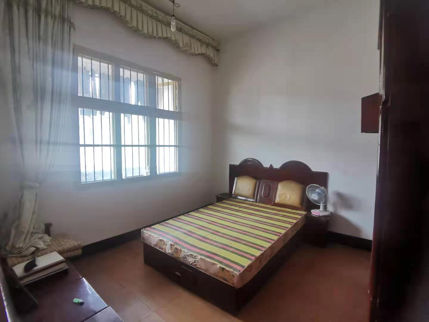 棉纺厂单位房  3室2厅1卫    40.8万 棉纺厂单位房  3室2厅1卫    40.8万卧室