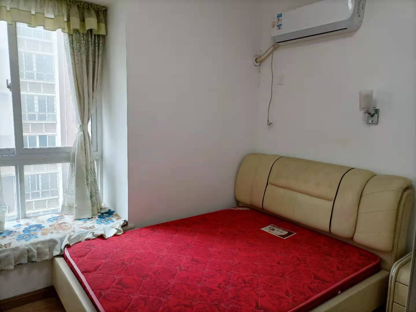 学府花园(文苑瑞景) 3室2厅2卫 1700.0元/月 学府花园(文苑瑞景) 3室2厅2卫 1700.0元/月室内图