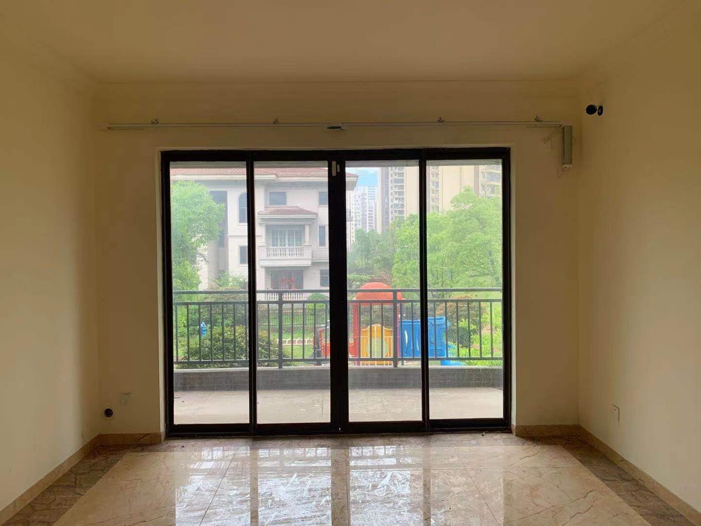 碧桂园豪园 3室2厅2卫 78.8万 碧桂园豪园 3室2厅2卫 78.8万客厅