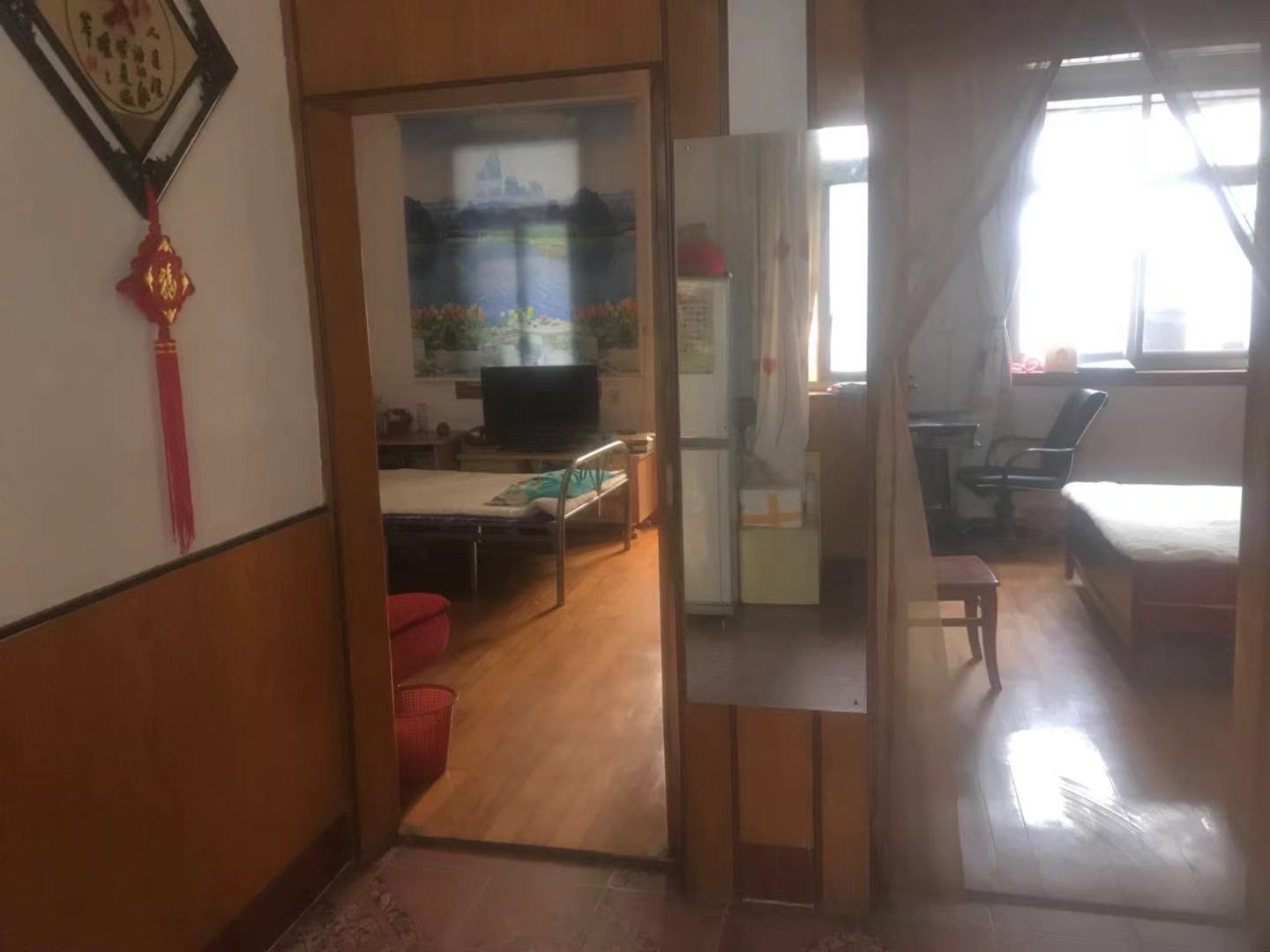 学堂冲一村 2室1厅1卫 800.0元/月 学堂冲一村 2室1厅1卫 800.0元/月室内图