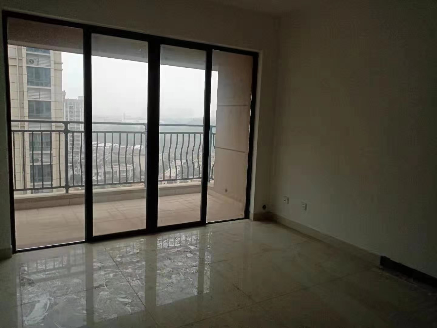 碧桂园 3室2厅0卫 1600.0元/月 碧桂园 3室2厅0卫 1600.0元/月室内图