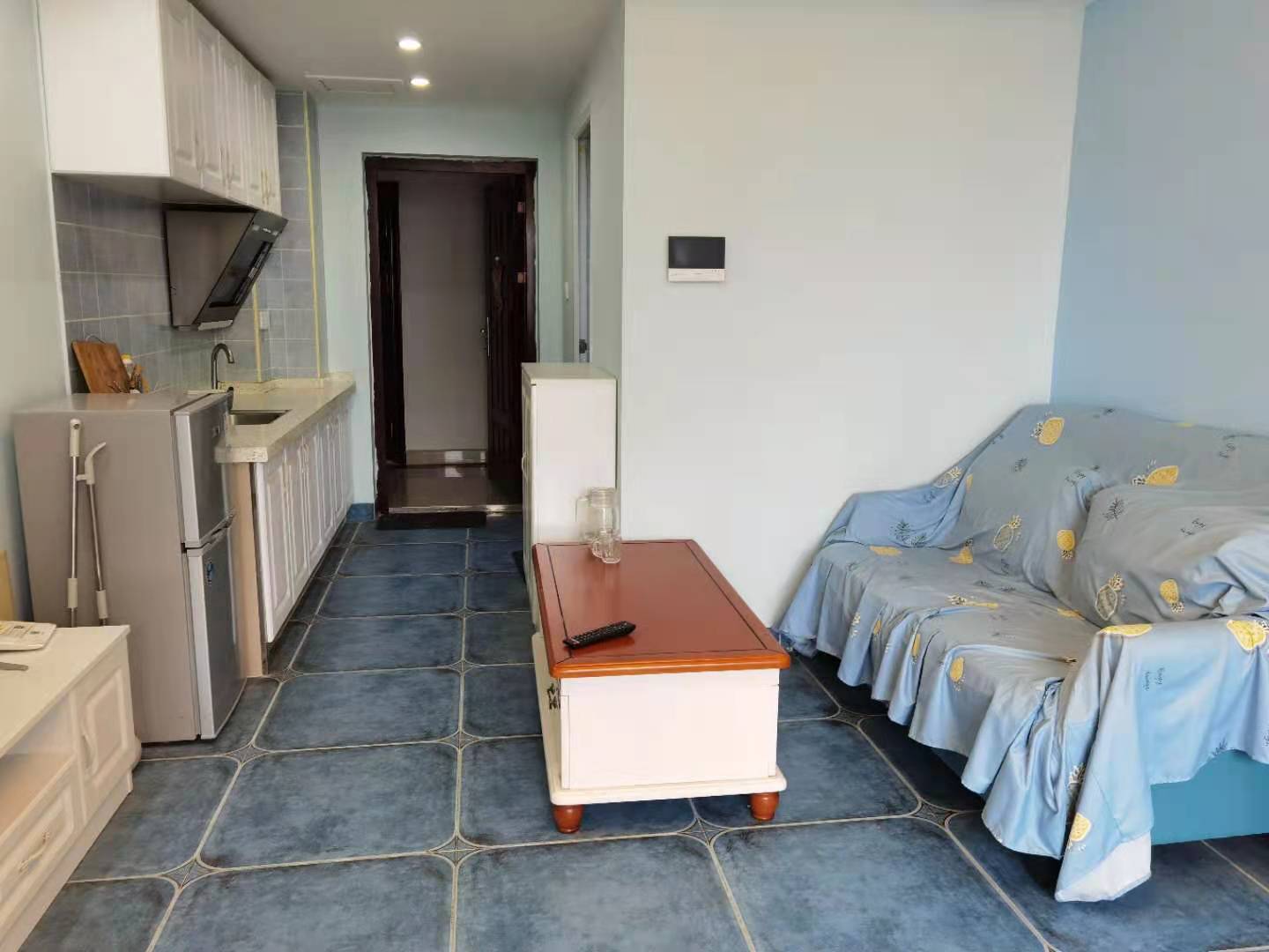 新桂公馆 1室1厅1卫 26.0万 新桂公馆 1室1厅1卫 26.0万客厅