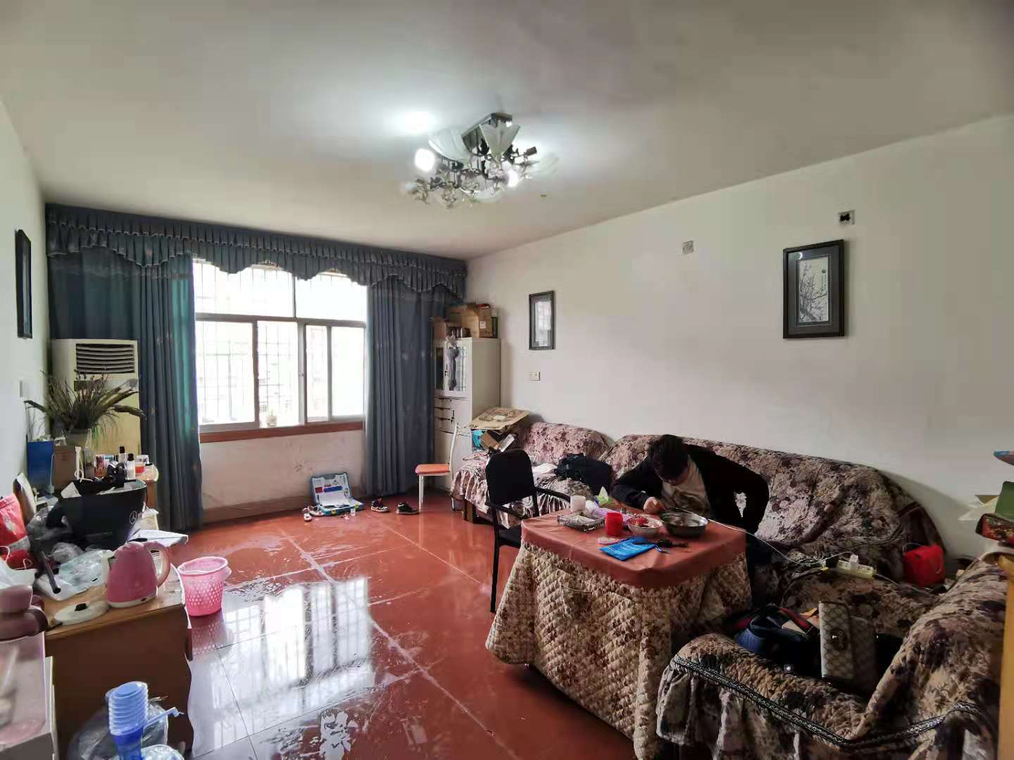 湘中园  3室2厅2卫    71.8万 湘中园  3室2厅2卫    71.8万客厅