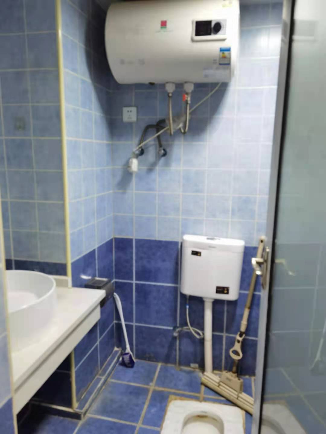 新桂公馆 1室1厅1卫 26.0万 新桂公馆 1室1厅1卫 26.0万客厅