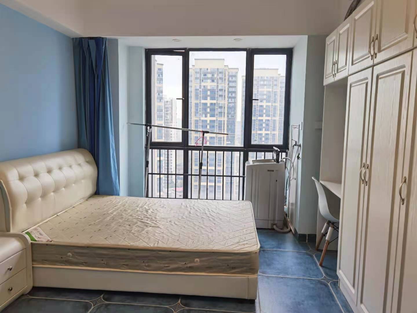 新桂公馆 1室1厅1卫 26.0万 新桂公馆 1室1厅1卫 26.0万客厅