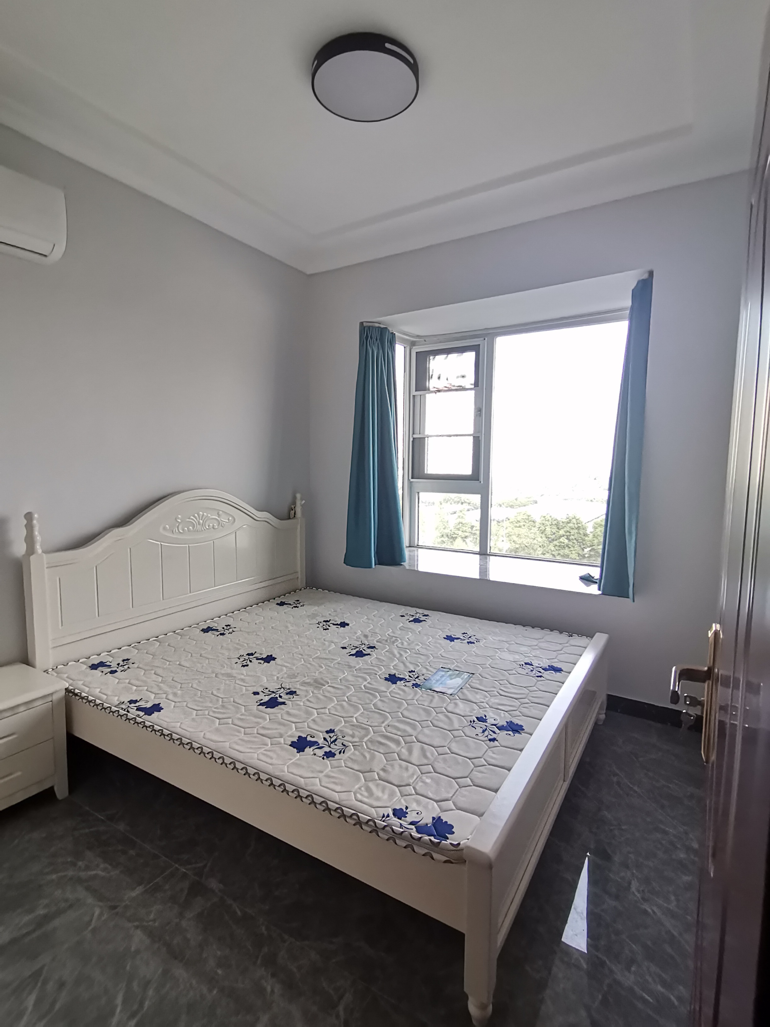 南湖春天  1室1厅1卫    1800.0元/月 南湖春天  1室1厅1卫    1800.0元/月室内图