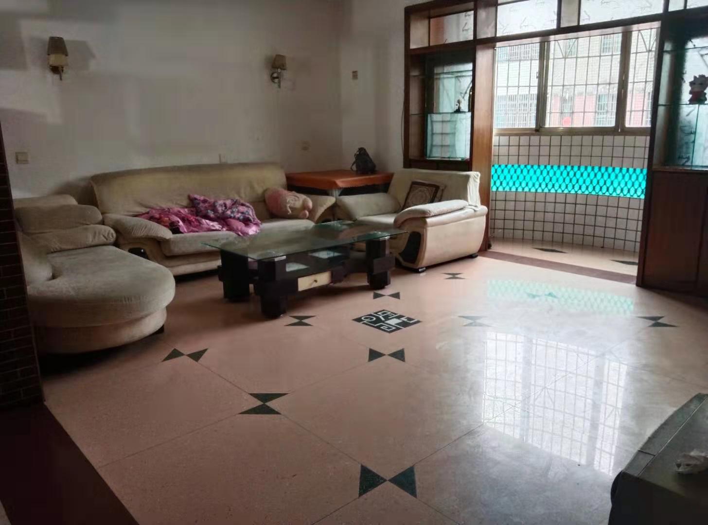 明珠商业广场 3室2厅2卫 58.0万 明珠商业广场 3室2厅2卫 58.0万客厅