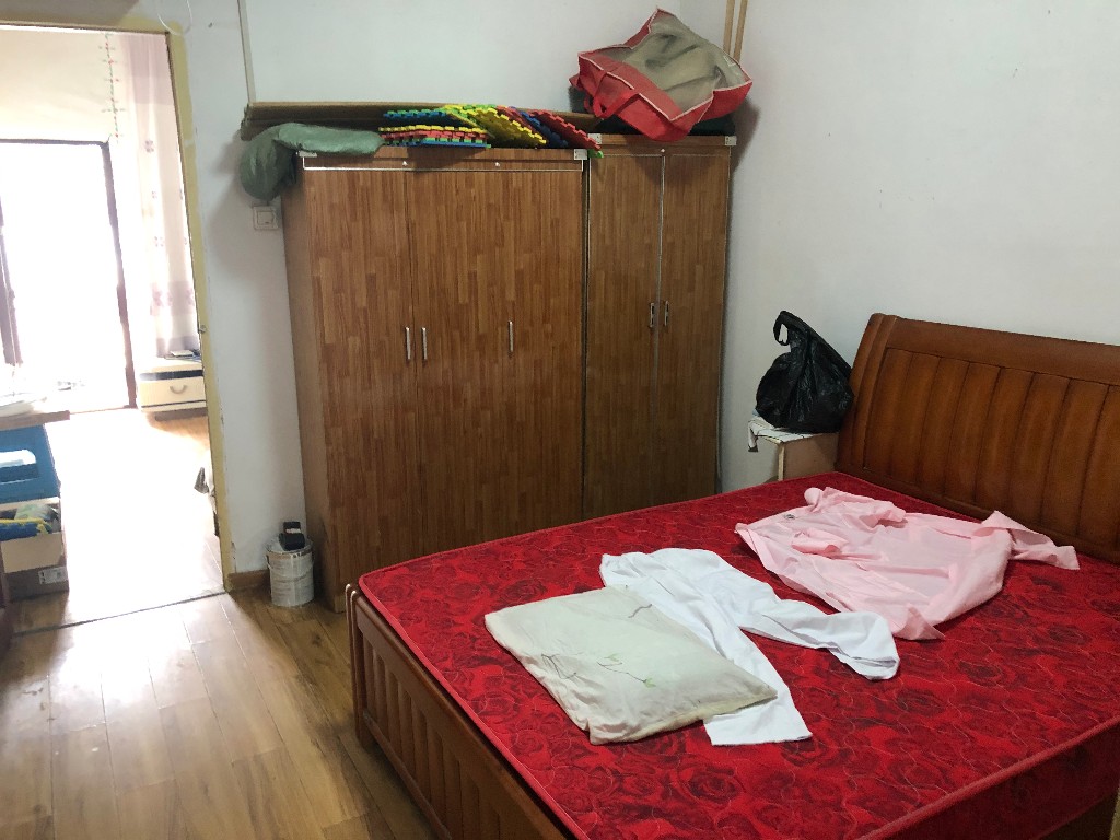 人民中路 1室1厅1卫 550.0元/月 人民中路 1室1厅1卫 550.0元/月室内图