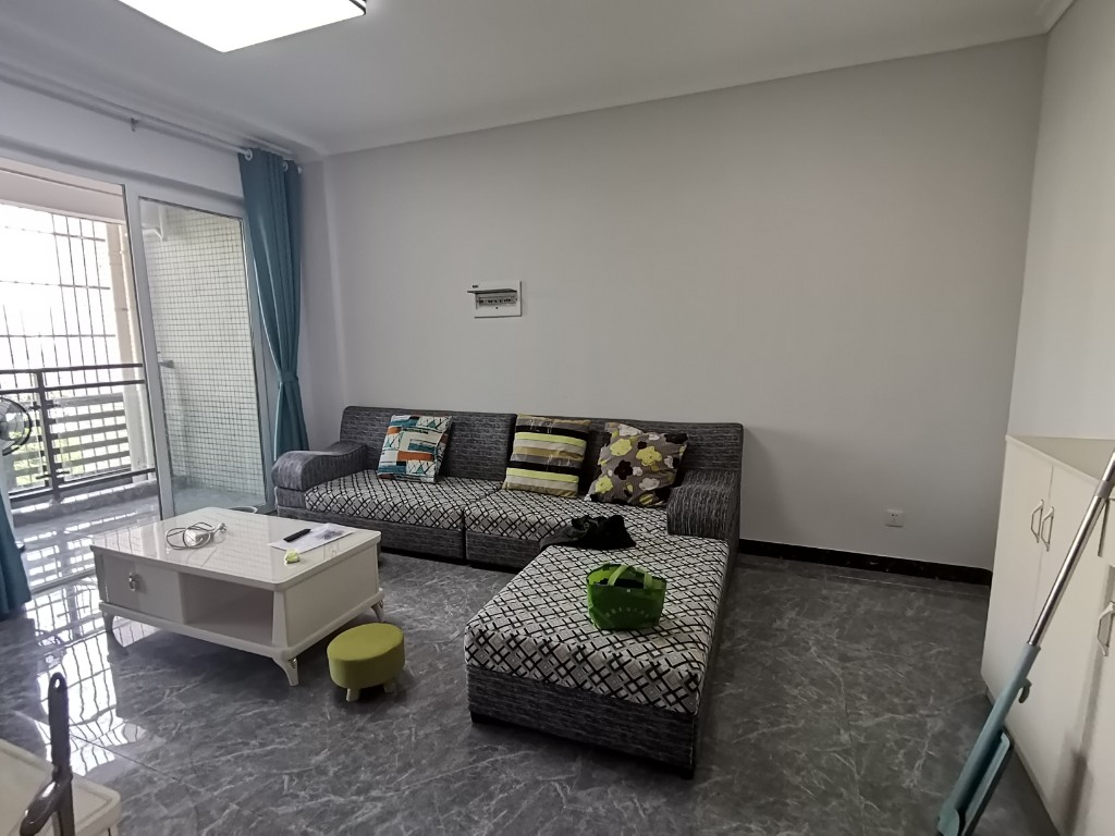 南湖春天  1室1厅1卫    1800.0元/月 南湖春天  1室1厅1卫    1800.0元/月室内图