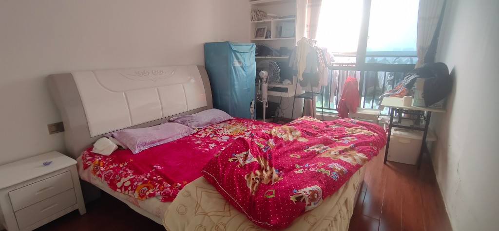 铂金汉宫 3室2厅2卫 90.0万 铂金汉宫 3室2厅2卫 90.0万卫生间