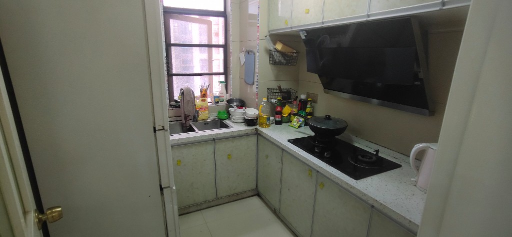 铂金汉宫 3室2厅2卫 90.0万 铂金汉宫 3室2厅2卫 90.0万客厅