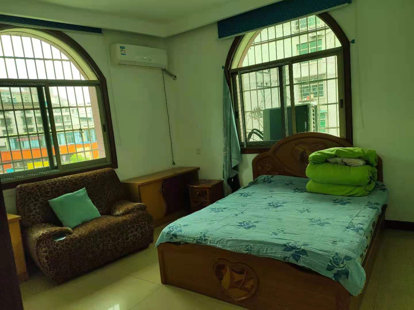 环保路社区  3室2厅1卫    1300.0元/月 环保路社区  3室2厅1卫    1300.0元/月室内图