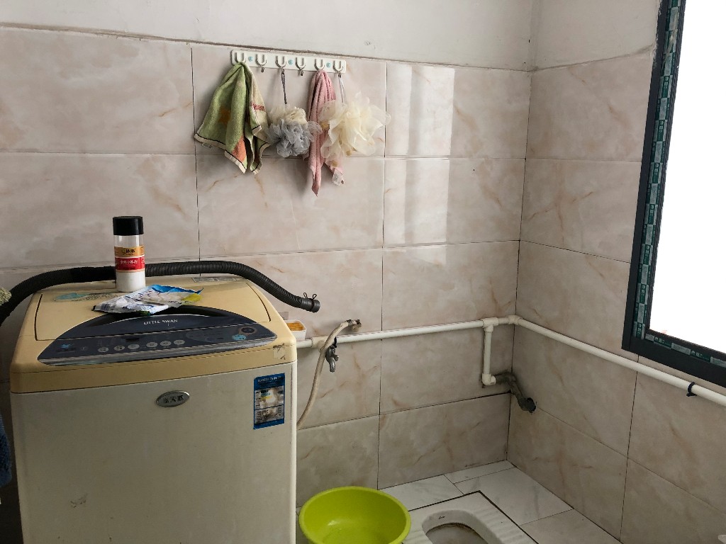 人民中路 1室1厅1卫 550.0元/月 人民中路 1室1厅1卫 550.0元/月室内图