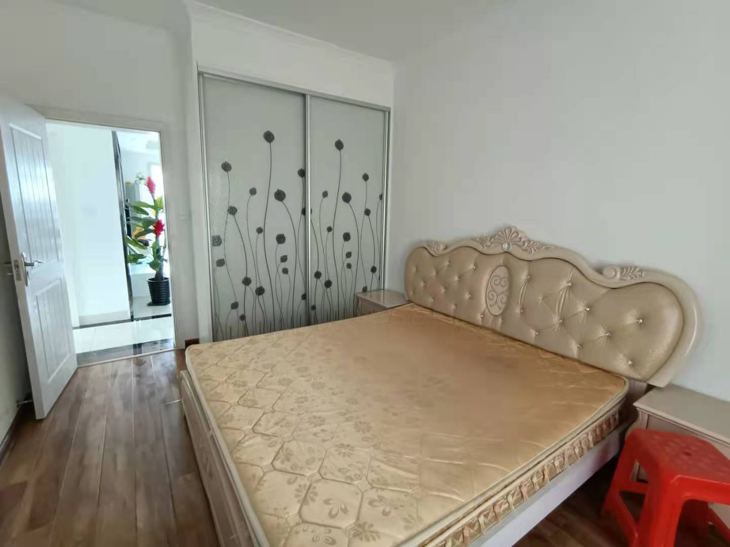 明兴花苑 3室2厅2卫 2500.0元/月 明兴花苑 3室2厅2卫 2500.0元/月小区图