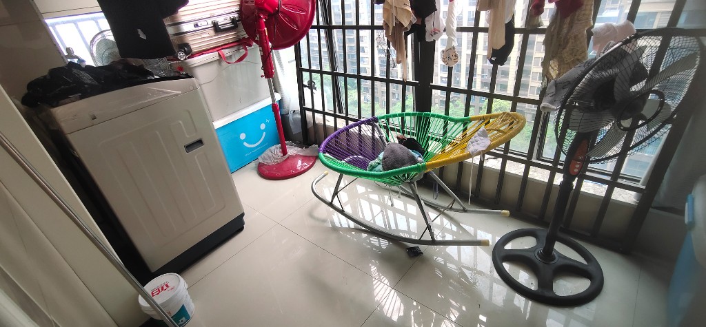 铂金汉宫 3室2厅2卫 90.0万 铂金汉宫 3室2厅2卫 90.0万客厅