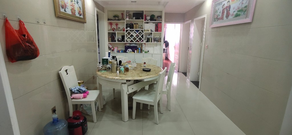 铂金汉宫 3室2厅2卫 90.0万 铂金汉宫 3室2厅2卫 90.0万客厅