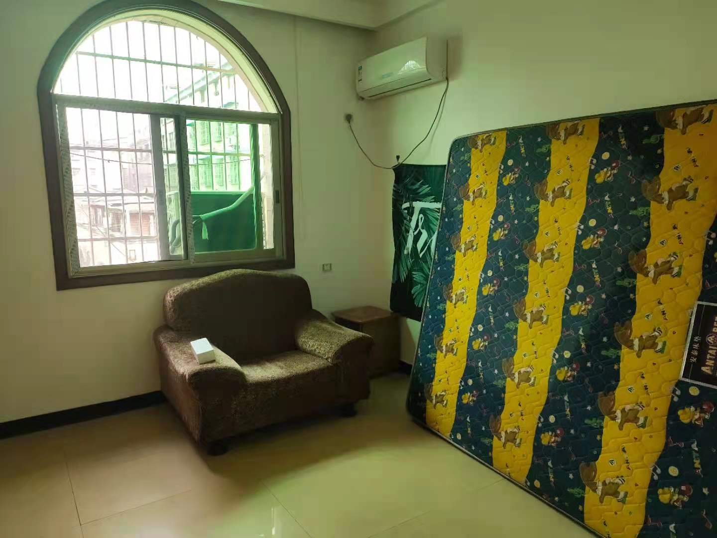 环保路社区  3室2厅1卫    1300.0元/月 环保路社区  3室2厅1卫    1300.0元/月室内图