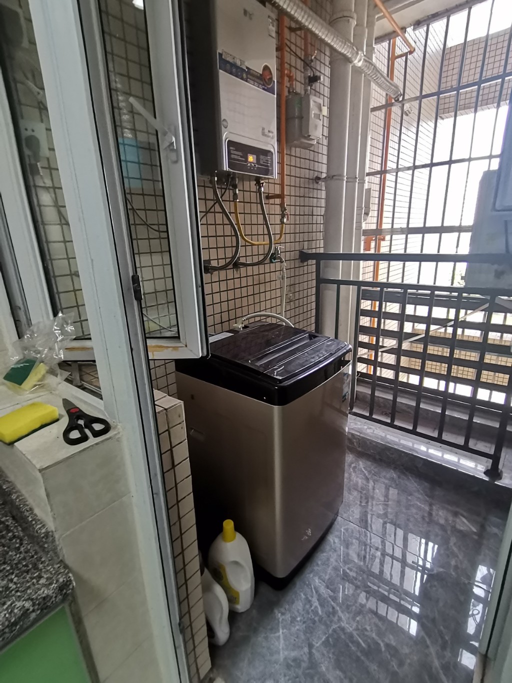 南湖春天  1室1厅1卫    1800.0元/月 南湖春天  1室1厅1卫    1800.0元/月室内图