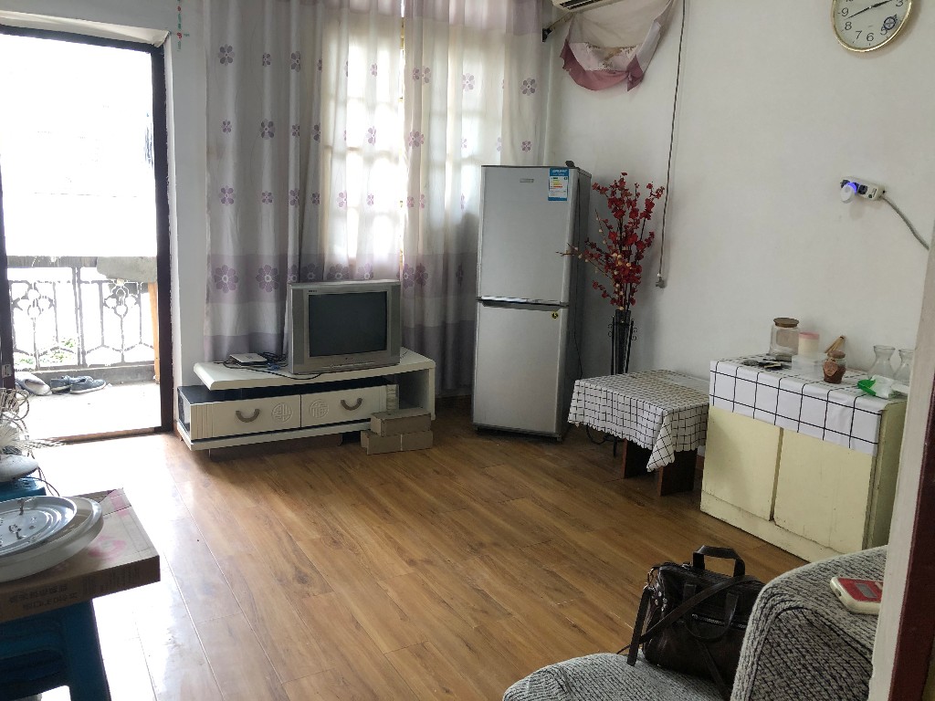 人民中路 1室1厅1卫 550.0元/月 人民中路 1室1厅1卫 550.0元/月室内图