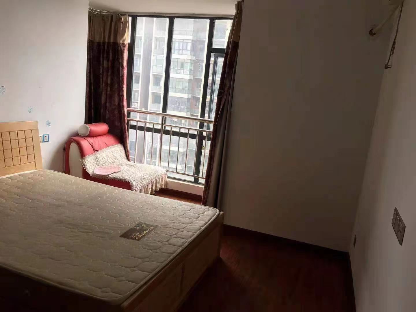 雄森国际  2室2厅1卫    1800.0元/月 雄森国际  2室2厅1卫    1800.0元/月室内图