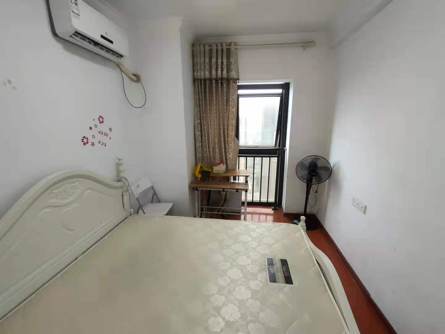 M国际  1室1厅1卫    1300.0元/月 M国际  1室1厅1卫    1300.0元/月室内图