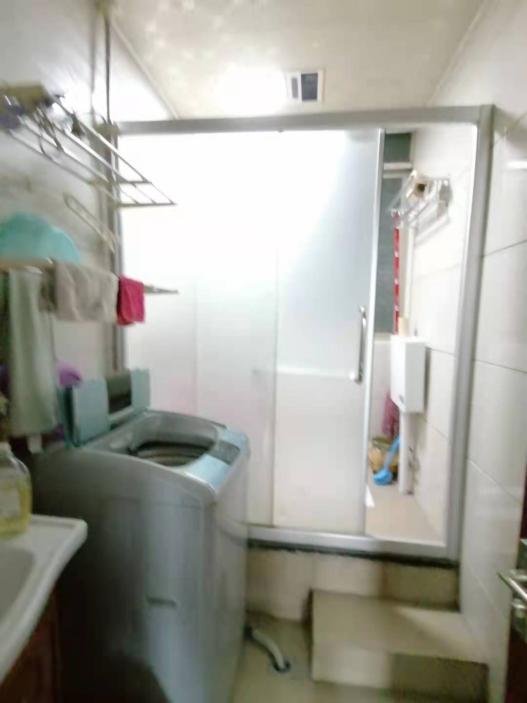 进步亚泰  3室2厅2卫   2600.00元/月室内图