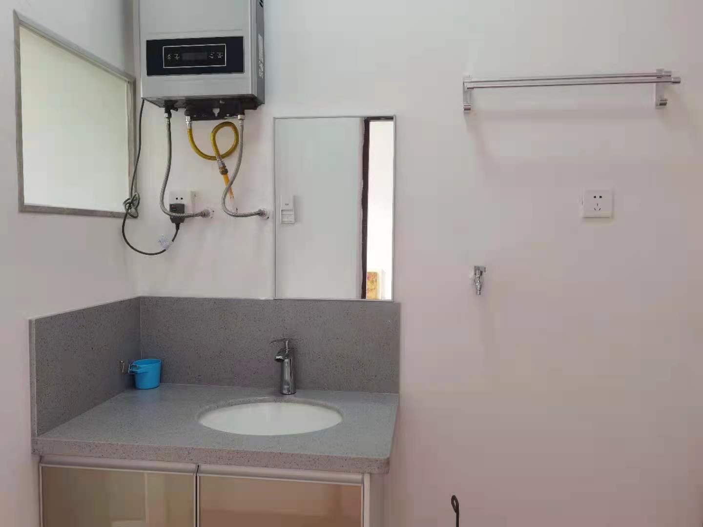 秀龙小区 3室2厅1卫 1000.0元/月 秀龙小区 3室2厅1卫 1000.0元/月室内图