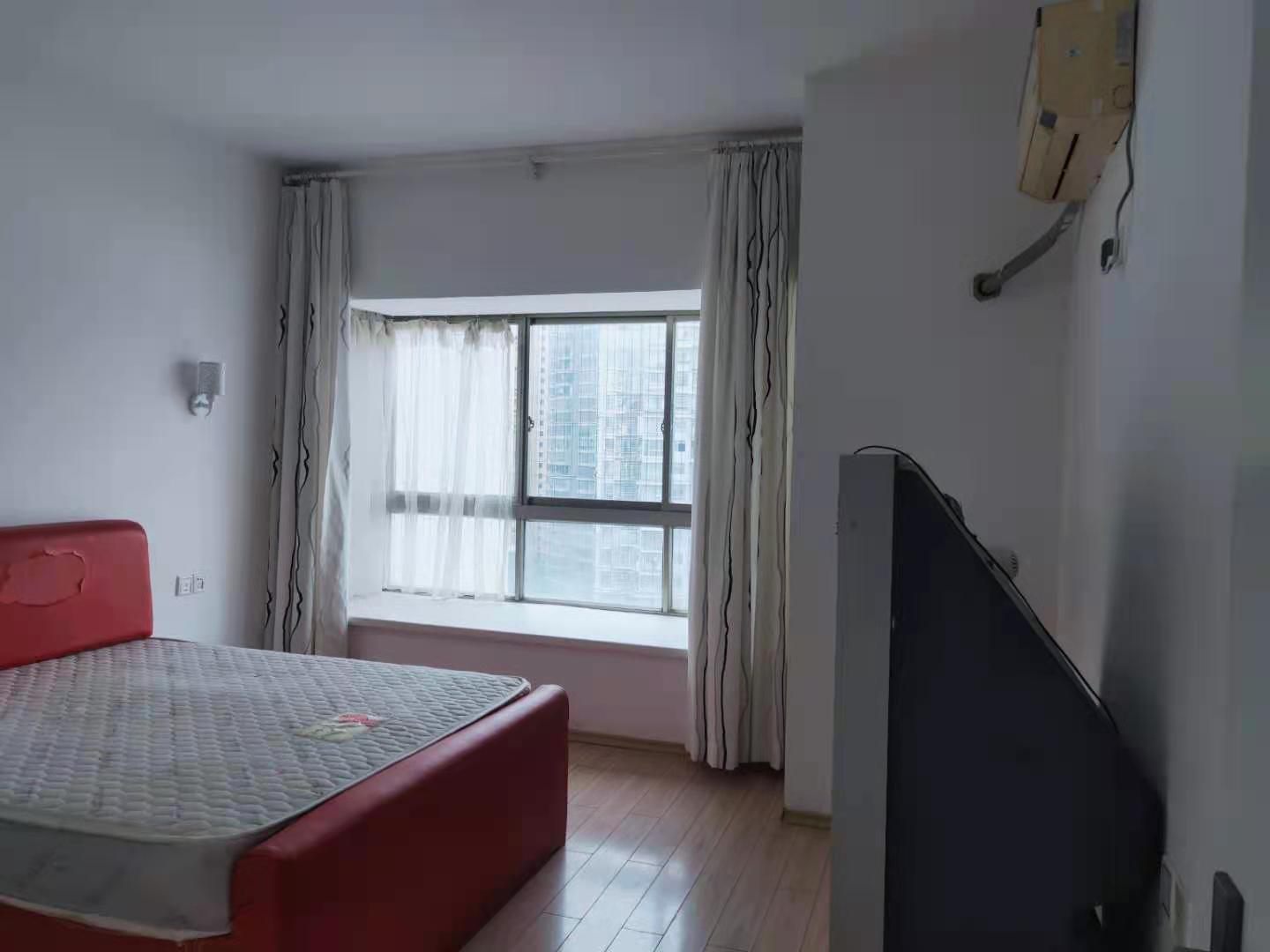 东方豪苑  2室2厅1卫    69.8万 东方豪苑  2室2厅1卫    69.8万卧室