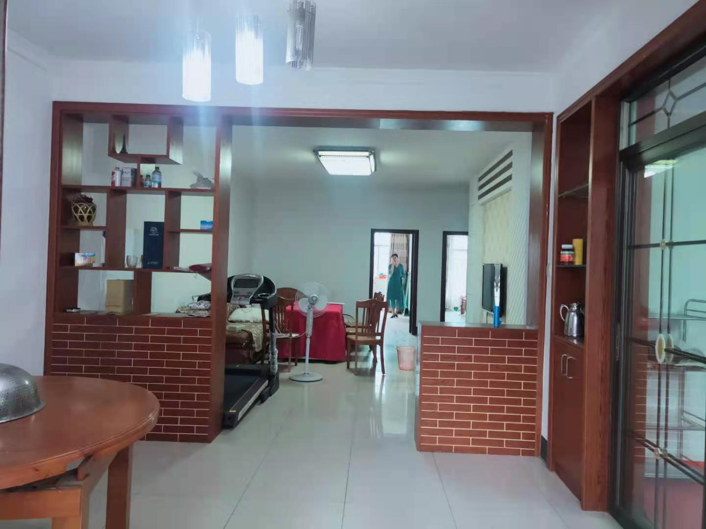 南珠苑 3室2厅2卫 64.8万 南珠苑 3室2厅2卫 64.8万客厅