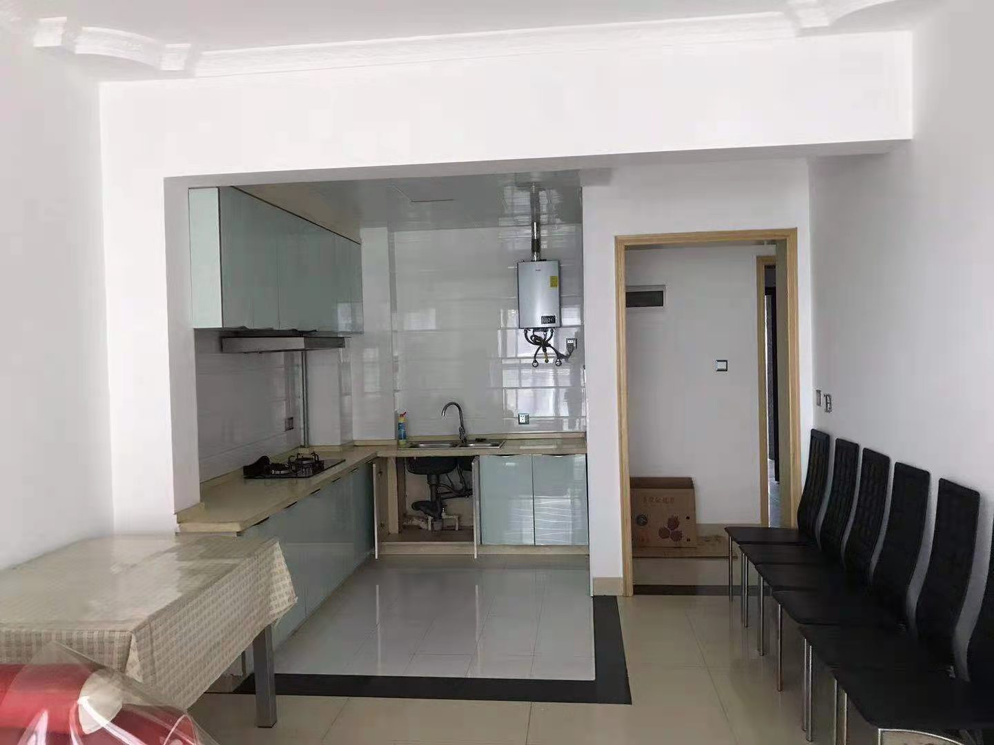 雄森国际  2室2厅1卫    1800.0元/月 雄森国际  2室2厅1卫    1800.0元/月室内图