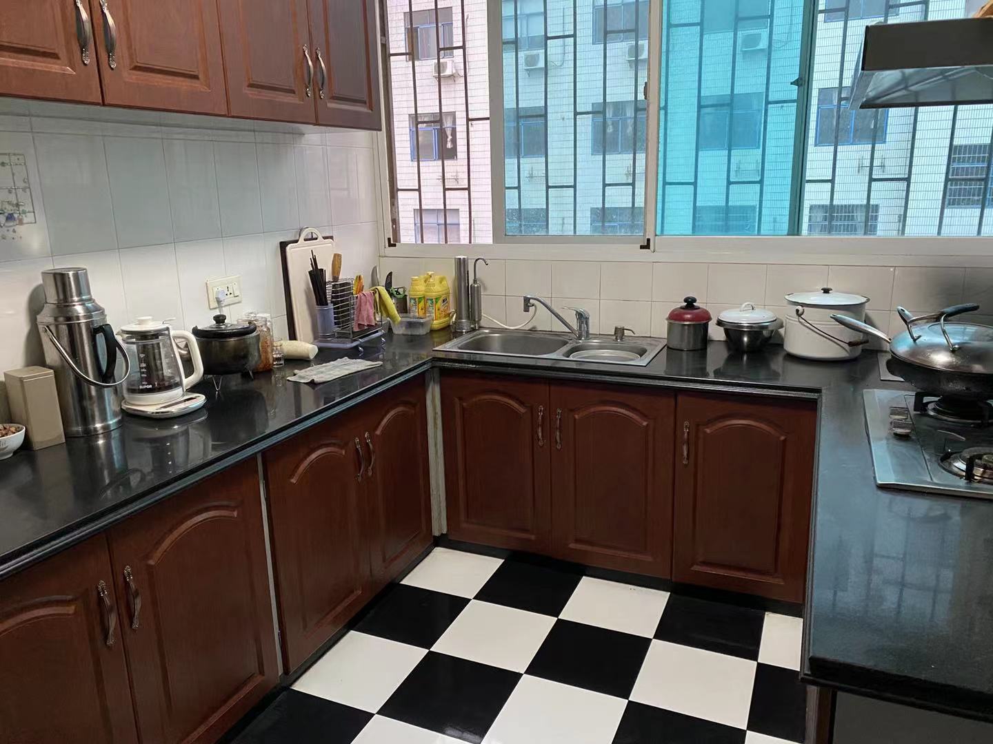 娄星区人民检察院  4室2厅1卫    88.0万 娄星区人民检察院  4室2厅1卫    88.0万卧室