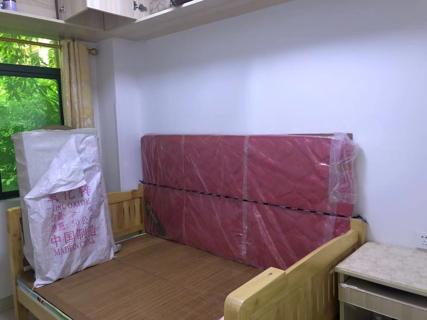 西子莲花  3室2厅1卫   80.00万客厅