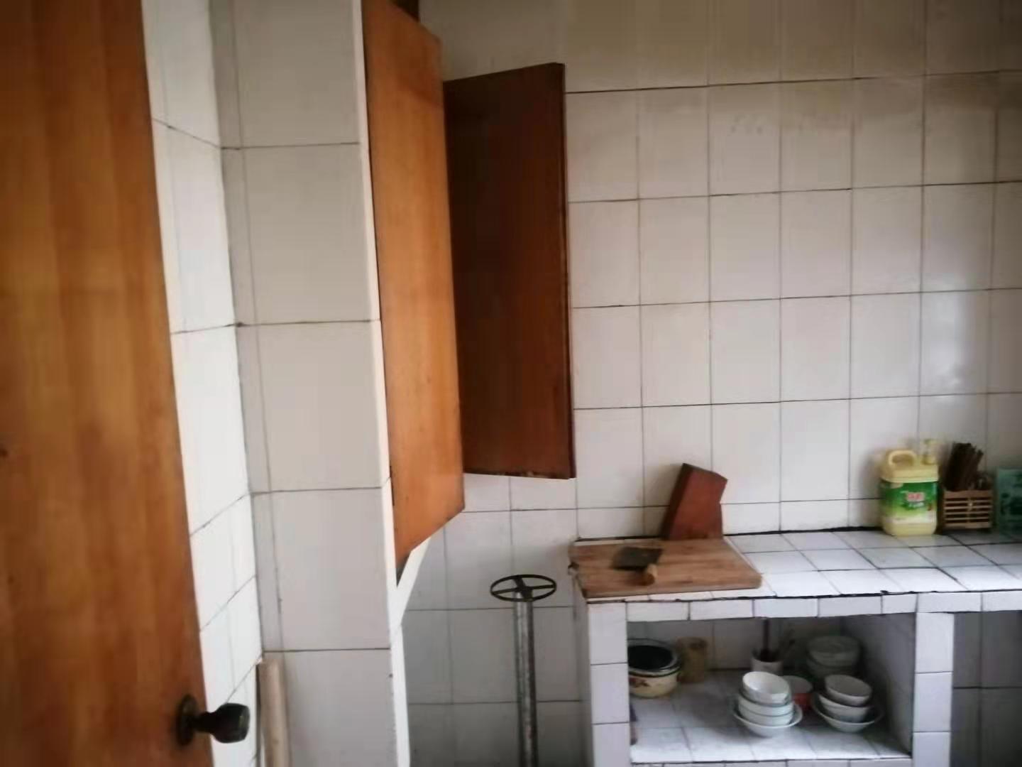 农业银行家属区 3室2厅1卫 1200.0元/月 农业银行家属区 3室2厅1卫 1200.0元/月室内图