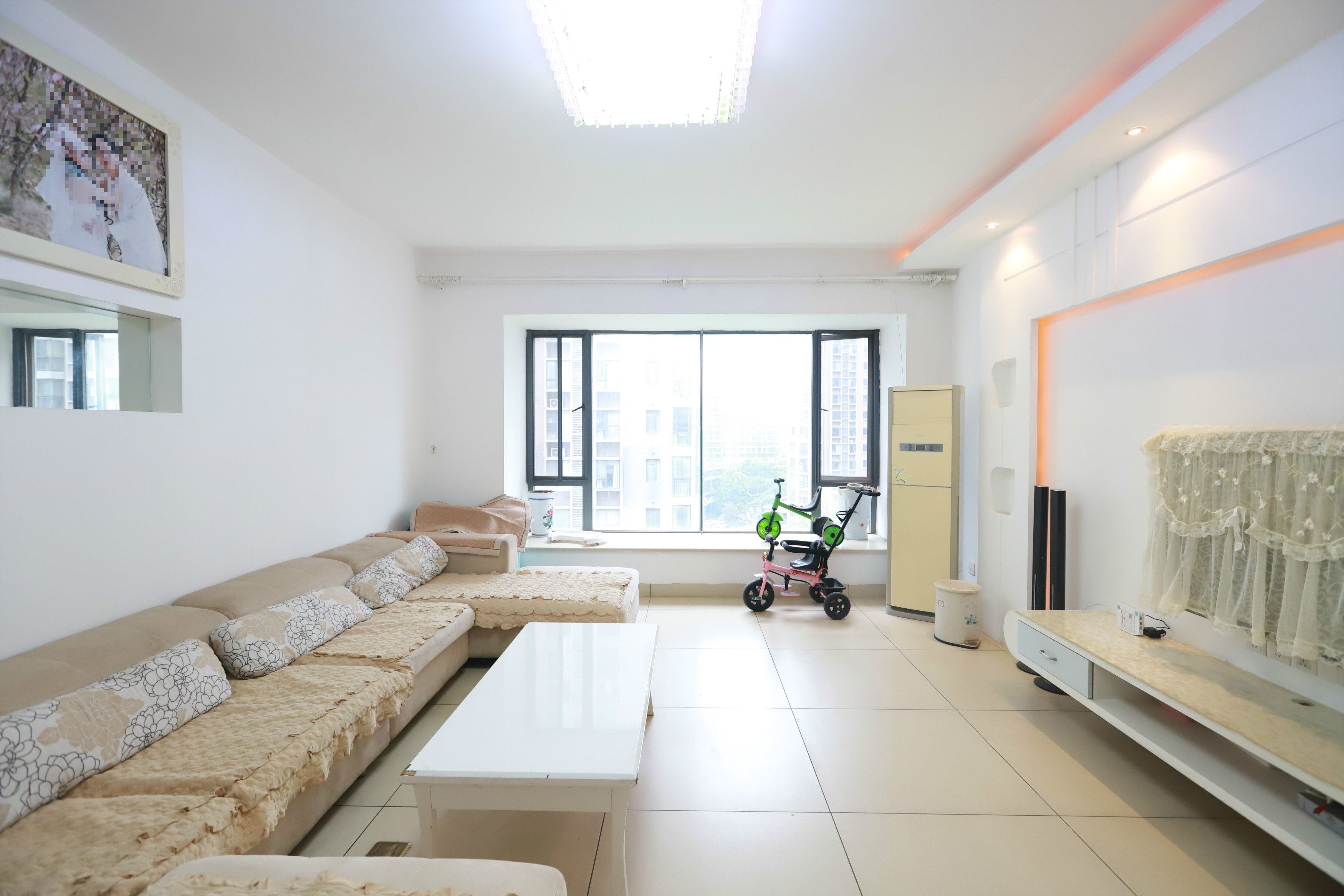 庐山春天一期桃李苑  3室2厅1卫    95.0万 庐山春天一期桃李苑  3室2厅1卫    95.0万客厅