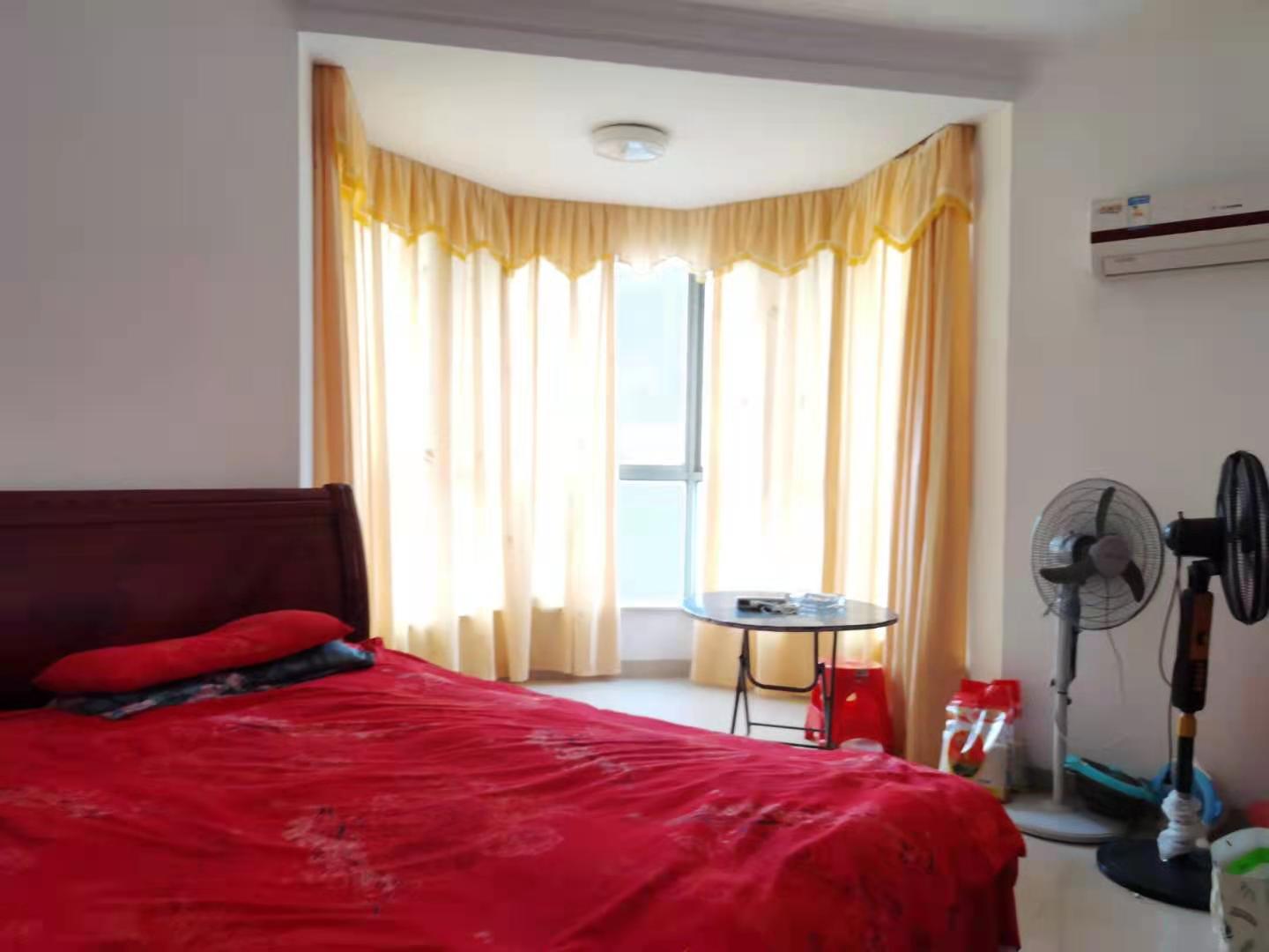 中天国际花园 3室2厅2卫 88.0万 中天国际花园 3室2厅2卫 88.0万客厅