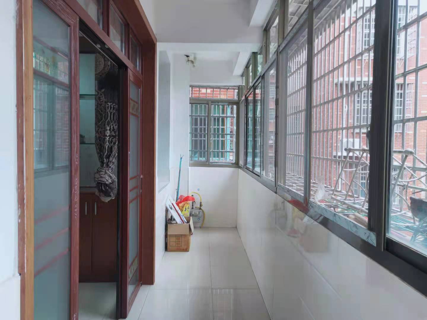 南珠苑 3室2厅2卫 64.8万 南珠苑 3室2厅2卫 64.8万阳台