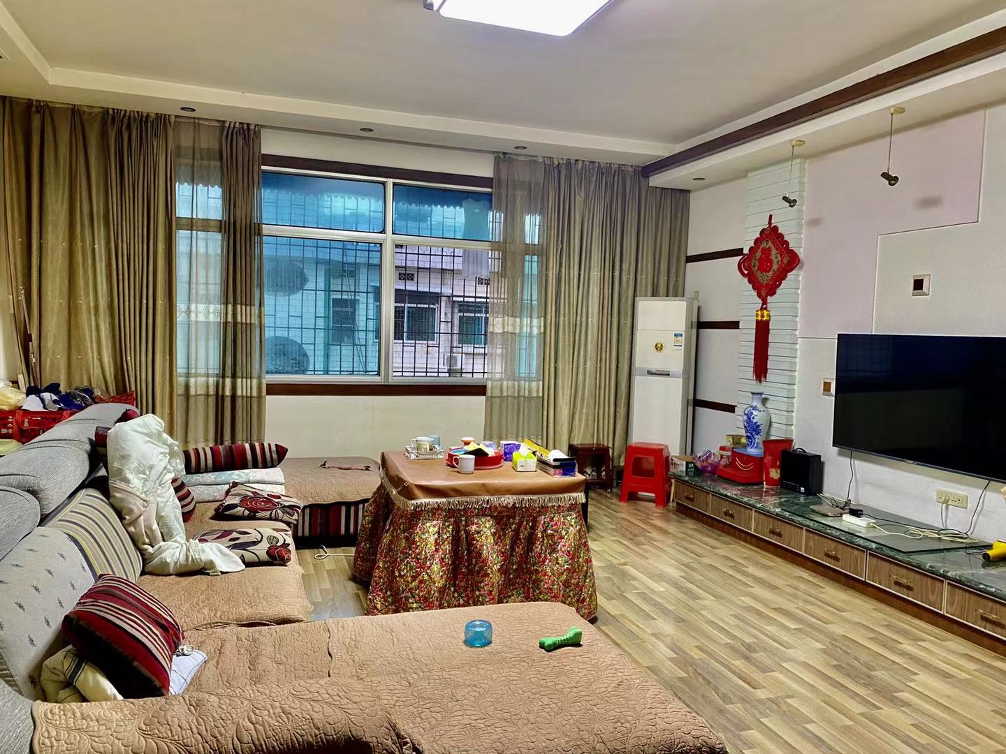 娄星区人民检察院  4室2厅1卫    88.0万 娄星区人民检察院  4室2厅1卫    88.0万卧室