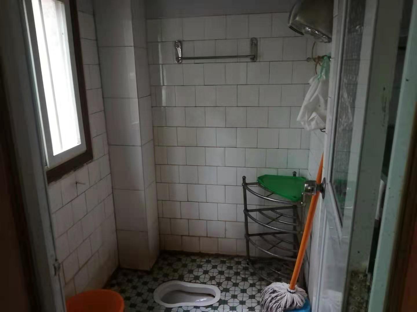 农业银行家属区 3室2厅1卫 1200.0元/月 农业银行家属区 3室2厅1卫 1200.0元/月室内图