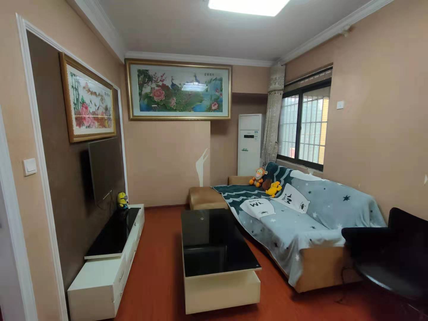 M国际  1室1厅1卫    1300.0元/月 M国际  1室1厅1卫    1300.0元/月室内图